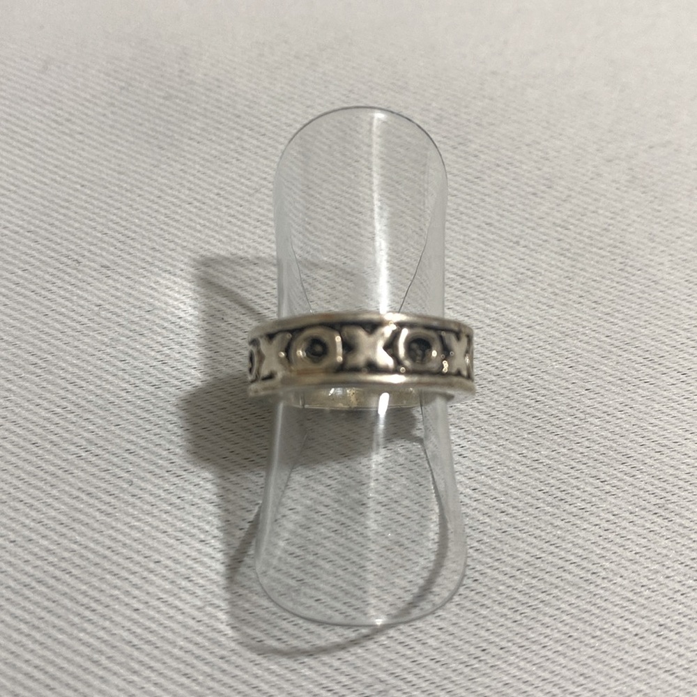 925 Sterling Silver Ring w XOXO Design Size 3.75